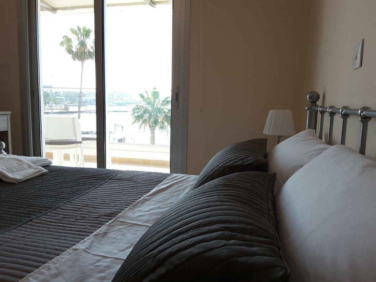 Lighthouse By The Sea Lovely 2Bdr Apartment Pafos Zewnętrze zdjęcie